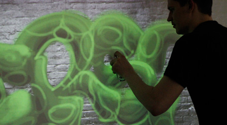 digitale live Kunst mit den Urban Artists - Live Performance mit Lichtinsallation an der digitalen Graffitiwand