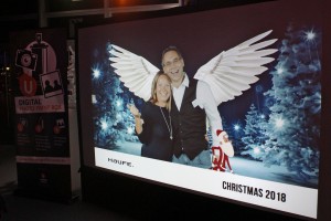 Digitale Weihnachtskarte direkt bei dem Event entwickelt und individuell designed. Die Digital Graffiti Wall + Photobooth bei Christmas Event Urban-Artists Digitale-Graffitiwand